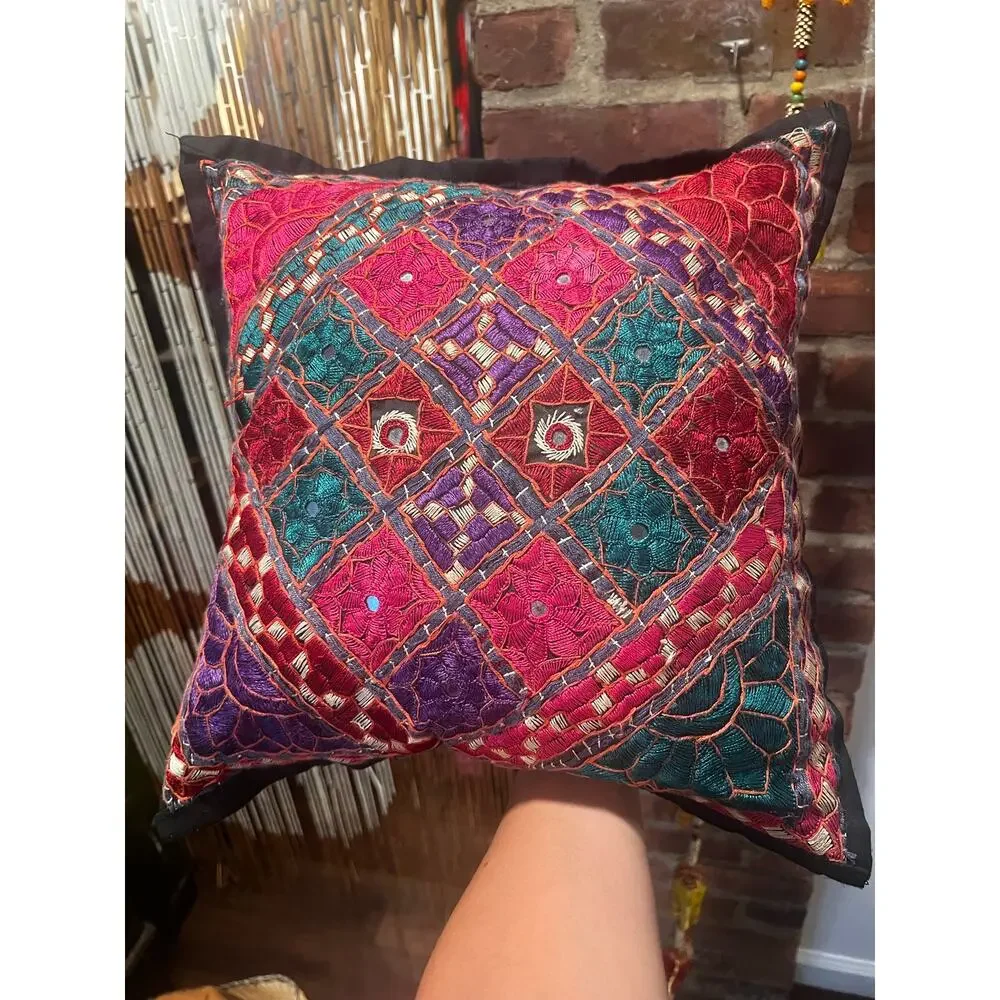 Artisan cover pillow